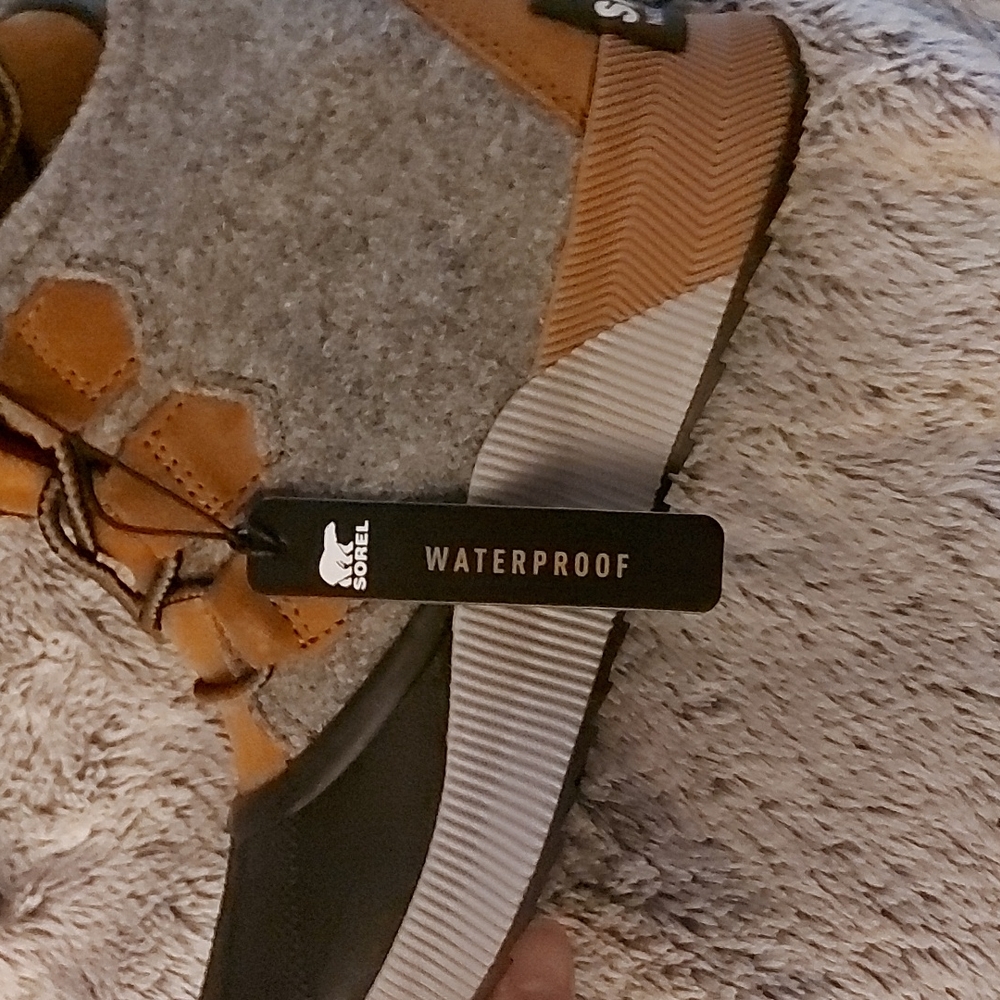 Sorel booties - Picture 7 of 8